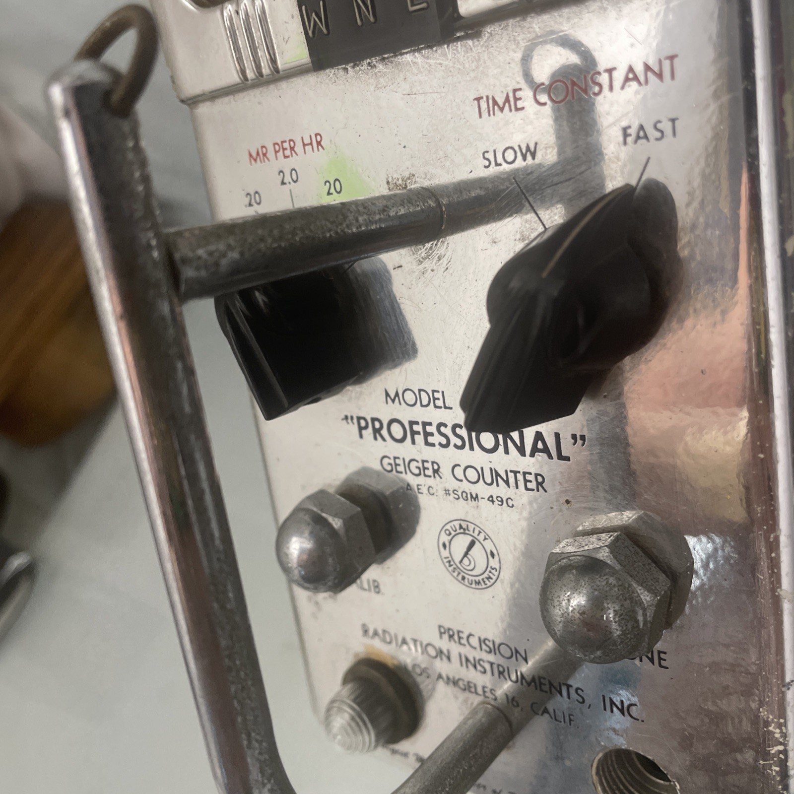GEIGER COUNTER Model 107C Precision Radiation Instruments PROFESSIONAL 7x4x5”