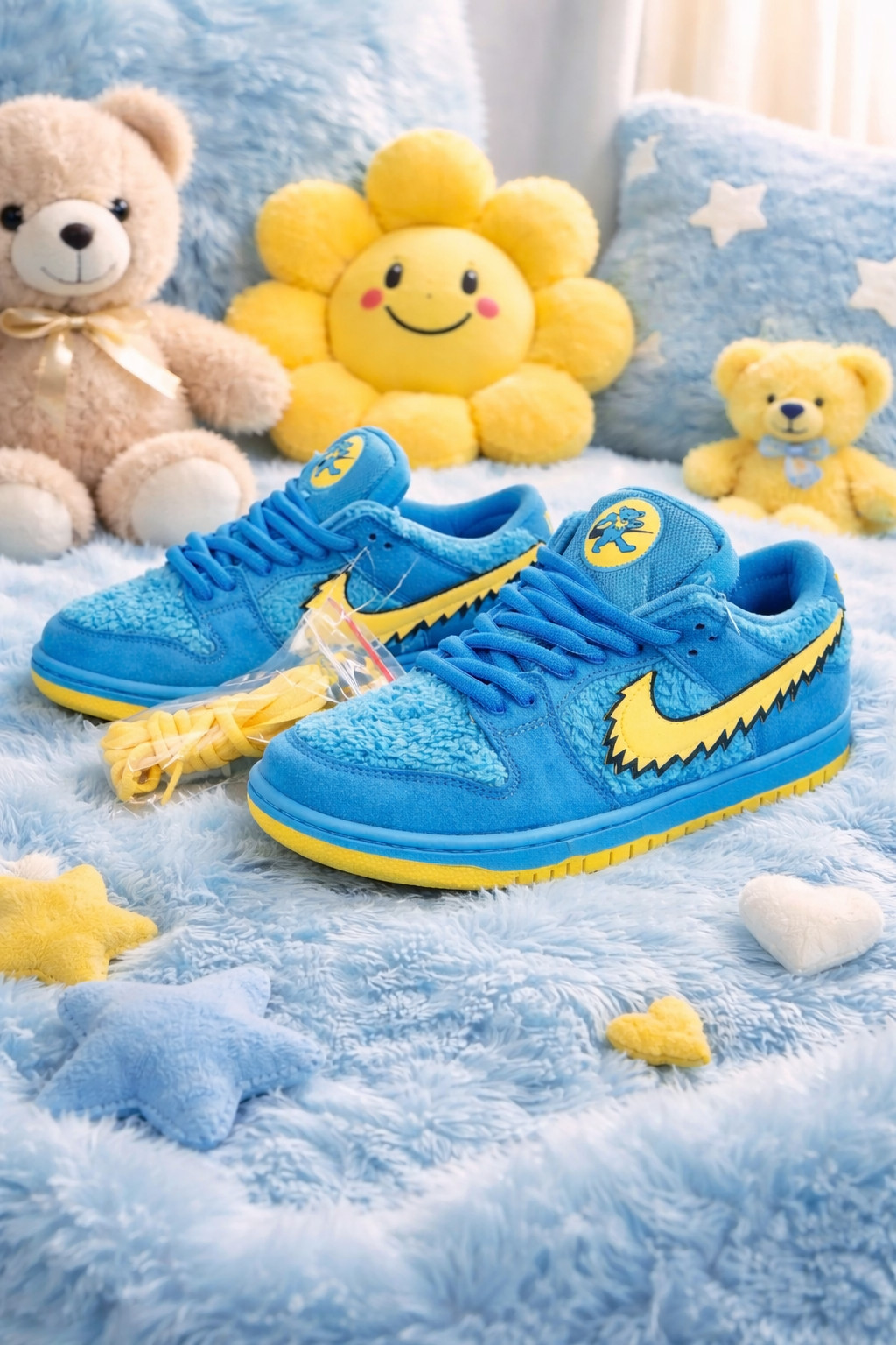 SB Dunk Low x Grateful Blue Bear Mens Size US 7-11