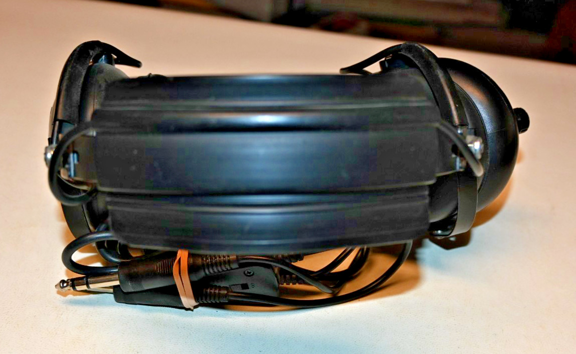 Flightcom Aviation Headset with Sonetics A-7A Microphone Pre-Owned