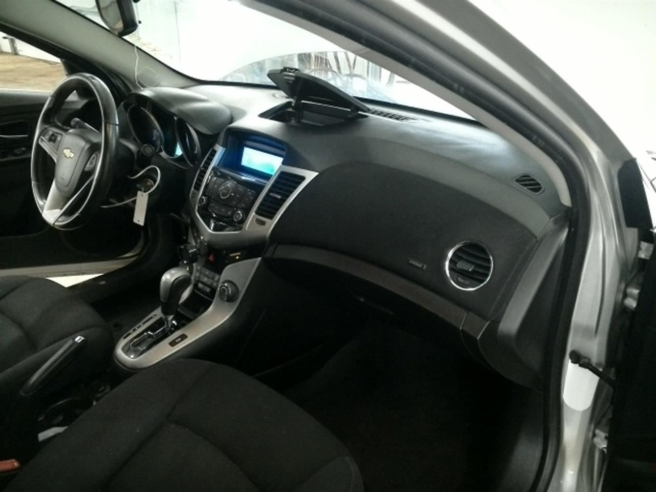 CRUZE 2013 Antenna 104797551