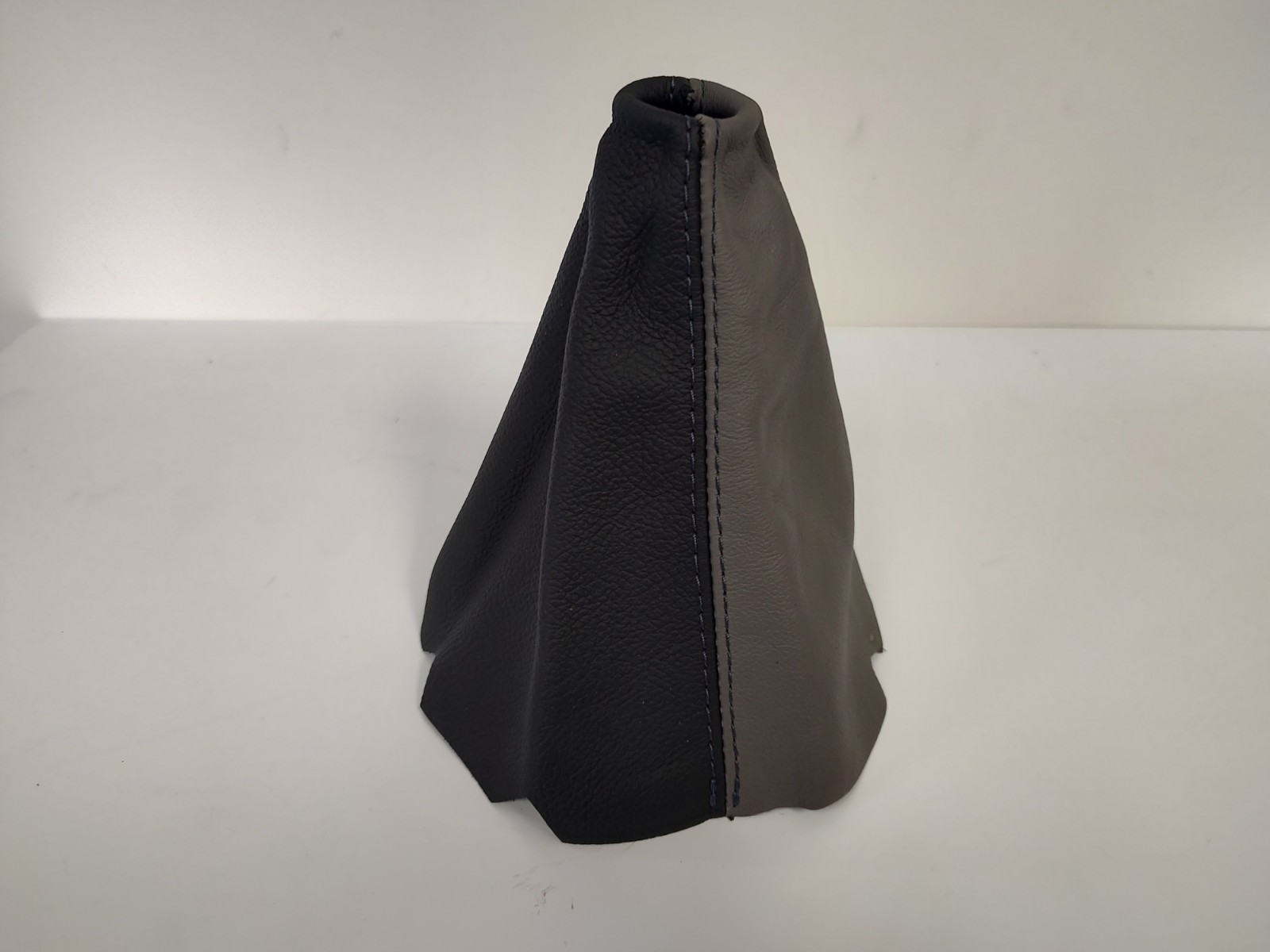 2005-13 C6 Corvette Manual Shift Boot Black & Titanium Leather Blue Stitching