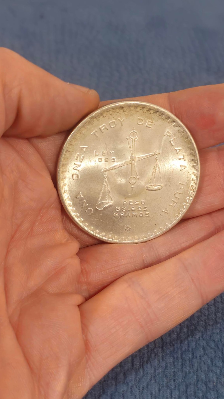 1980 Mexico Silver Onza - Casa De Moneda - 1 oz Troy Pure Silver .925