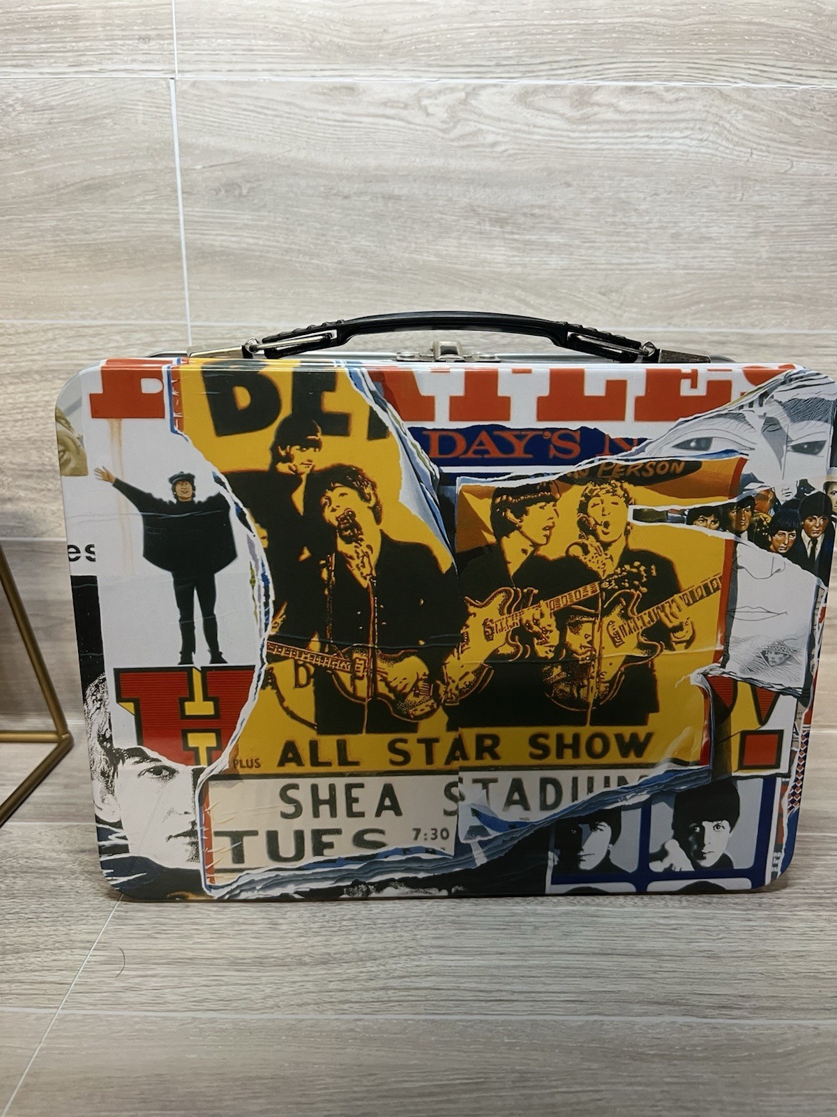 THE BEATLES Lunch Box ANTHOLOGY TIN LUNCH BOX - APPLE CORP LIMITED 2009 NWOT