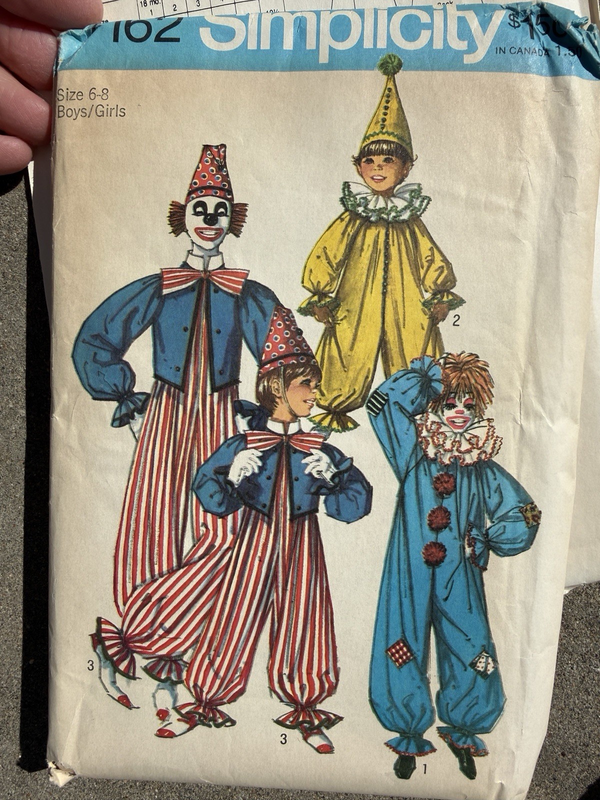Vintage Simplicity clown costume pattern cut used 7162 size 6-8
