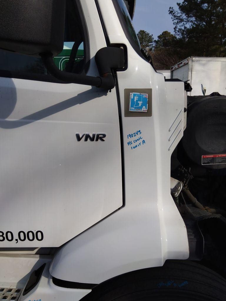 For 2020 VOLVO VNR COWL Right ,  MD