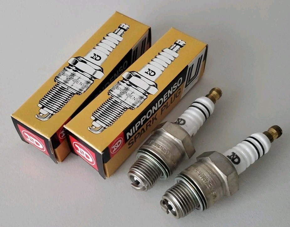 NOS NIPPONDENSO ND W27FS-U SPARKPLUGS B9HS EQUIVALENT SPARKPLUG SET OF TWO PLUGS