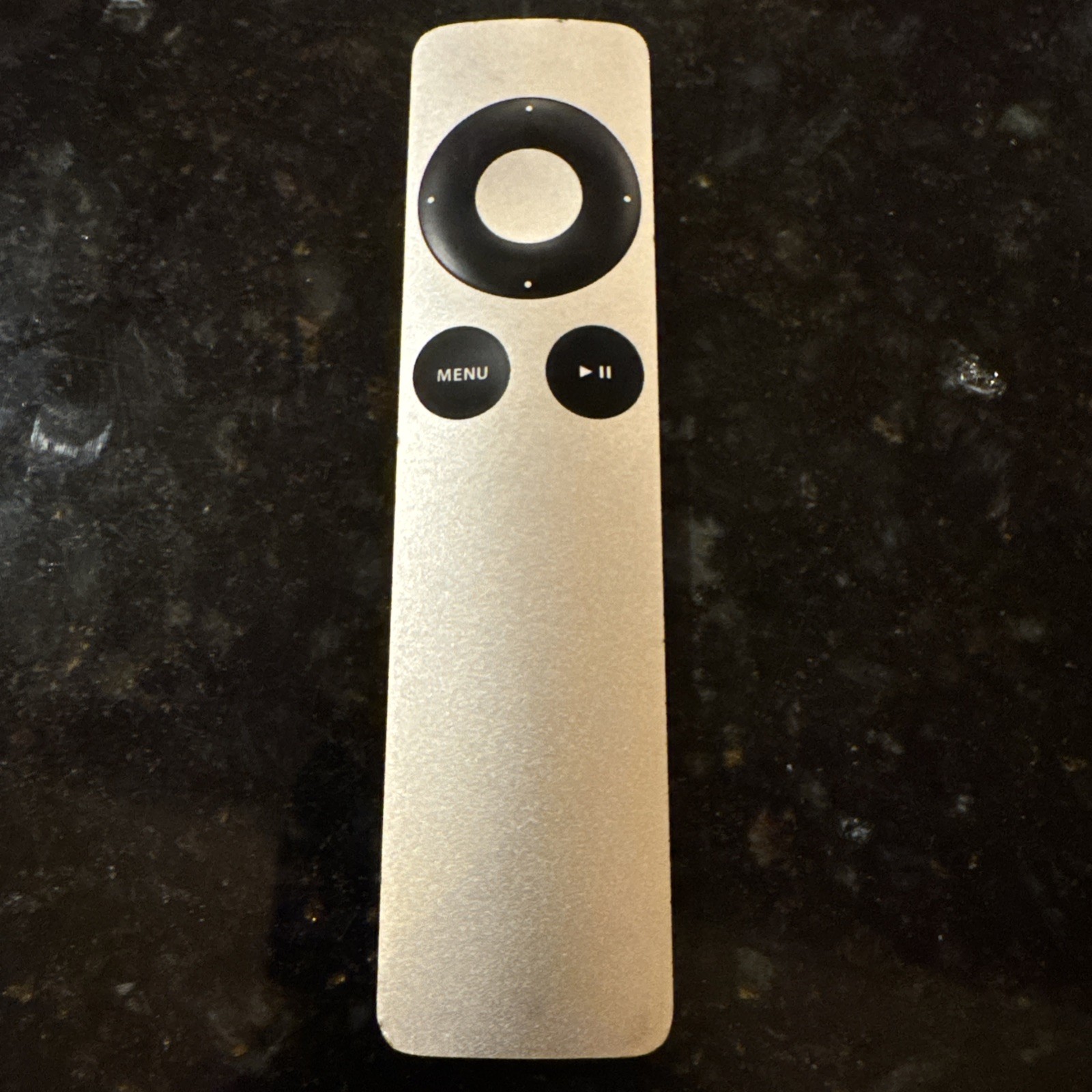 Genuine Apple Silver Remote for TV iPod iMac Macbook Pro Silver A1294