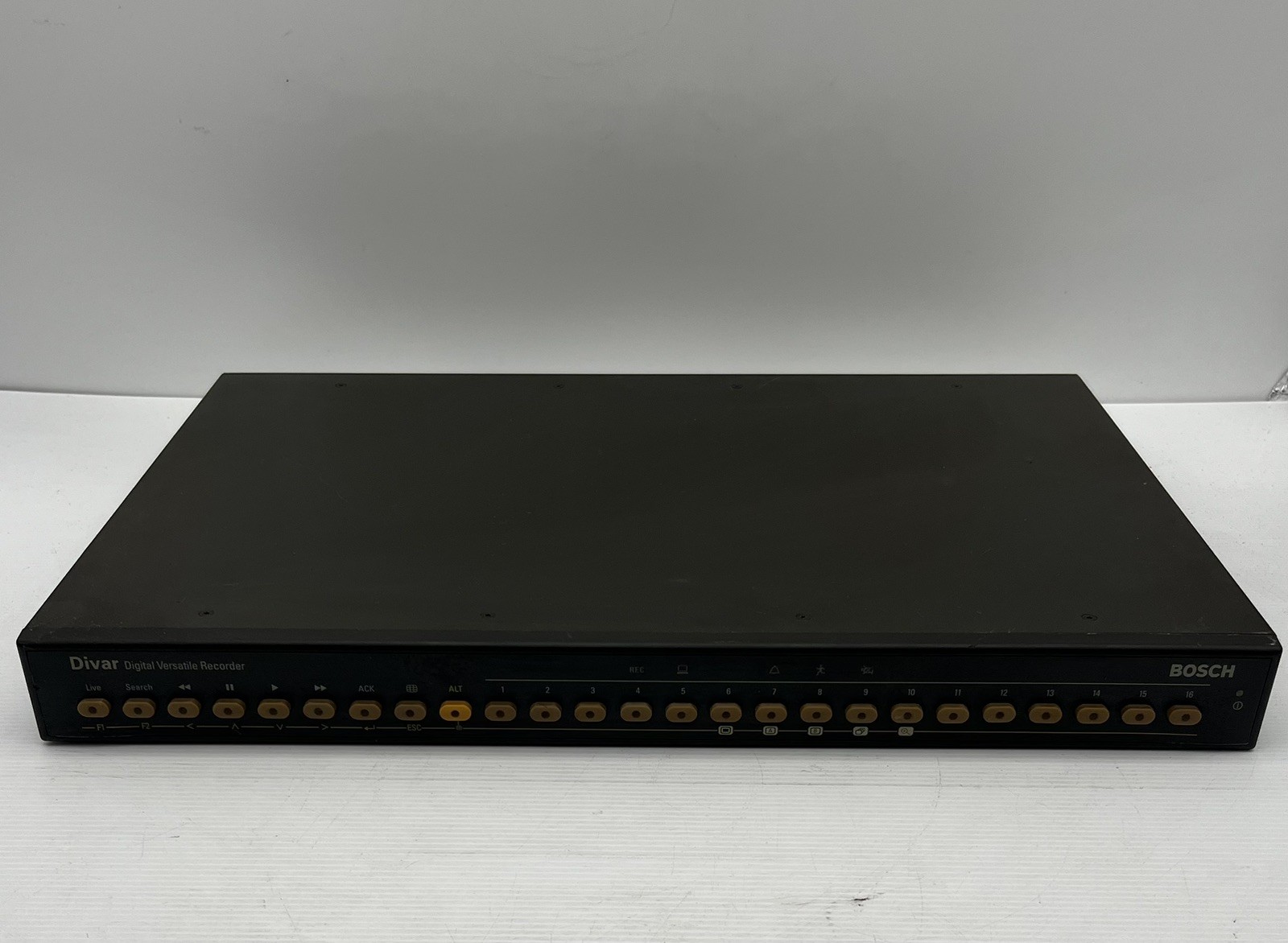 Bosch Divar DVR16E2502 16-Channel DVR Versatile Network UNTESTED no Power Cable