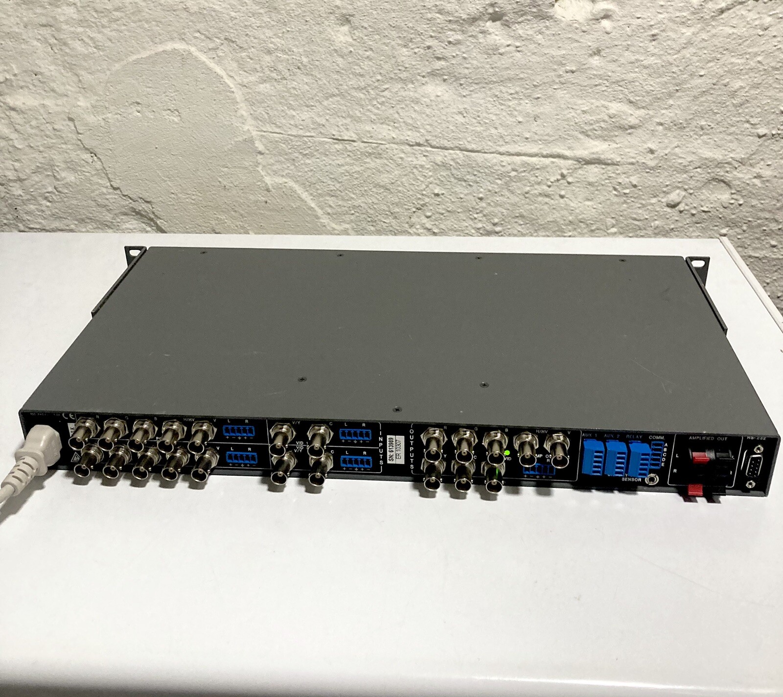 Extron System 5cr Plus I/O S-Video Computer Video Switcher (Working). Read.