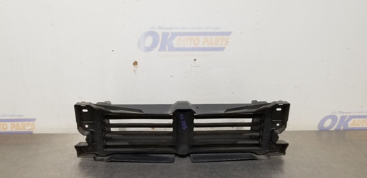 21 CHEVY SILVERADO 2500 LOWER AIR SHUTTER 6.6L DIESEL