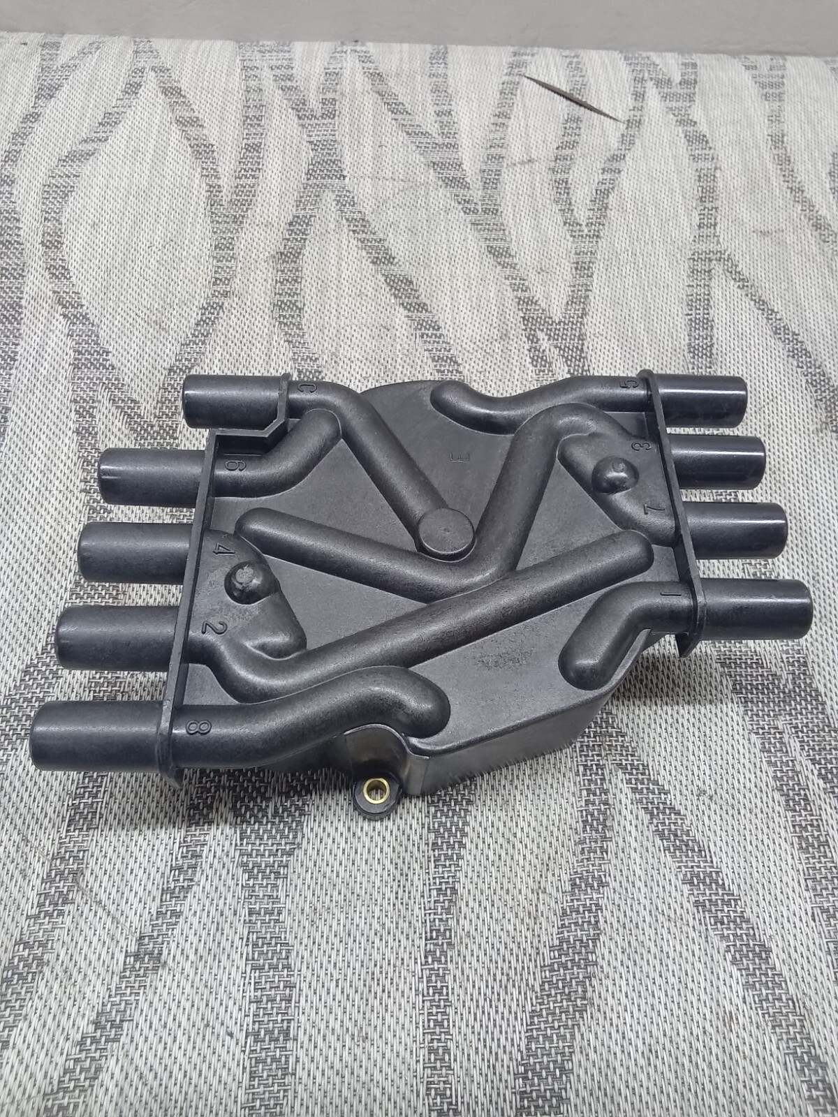 Crusader Hvs V8 Distributor Cap #RA108009
