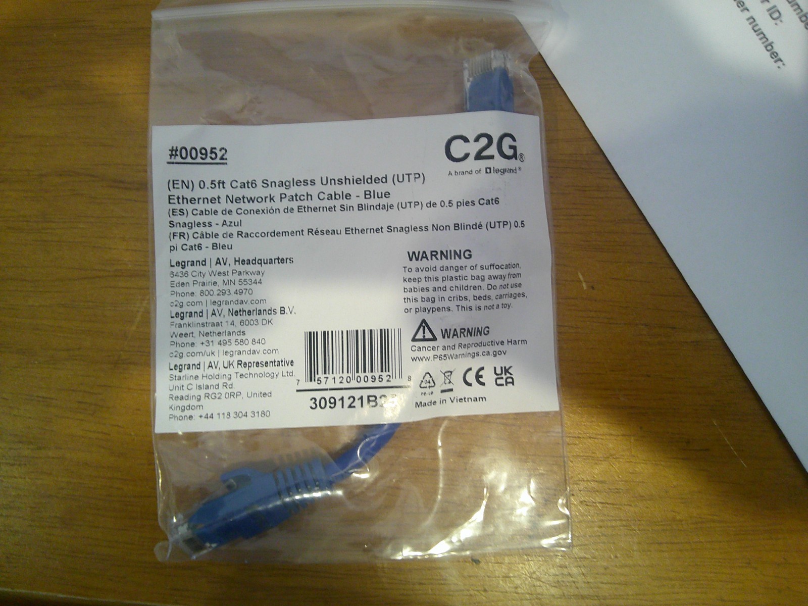 C2G 00952 6Inch CAT6 Snagless Ethernet Network Cable UTP Blue
