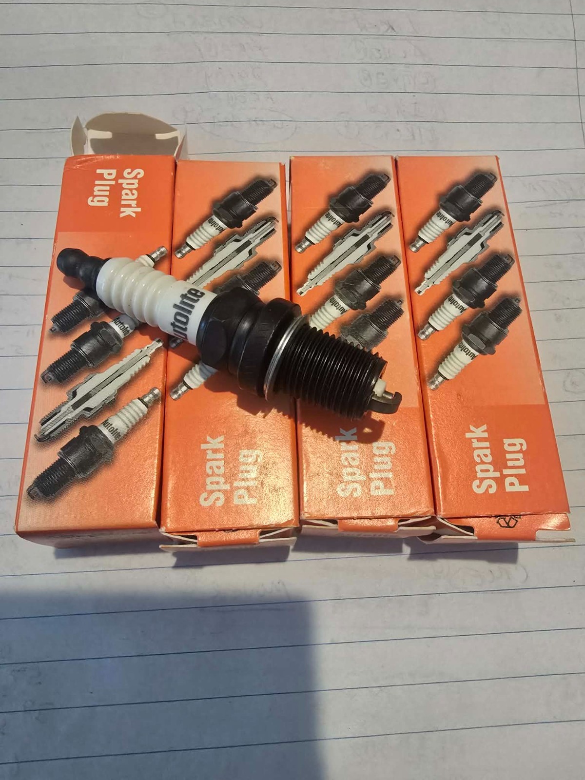 Lot of 4 AUTOLITE 3911 Spark Plugs New