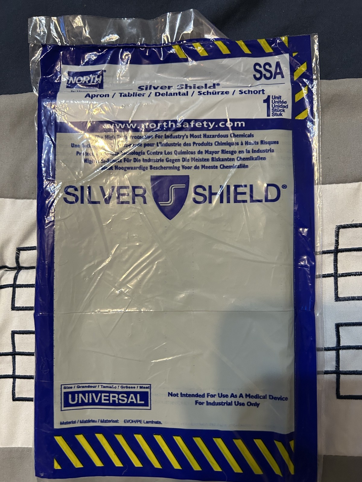 NORTH BY HONEYWELL SSA Coat Apron Silver Shield 10 pack