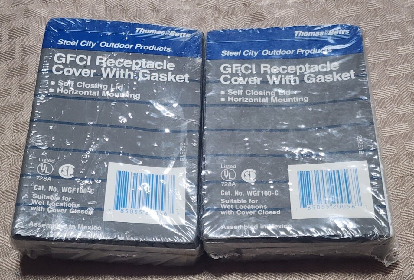 Lot of 2 x Thomas & Betts Steel City WGF100-C Gray Weatherproof Outdoor Covers