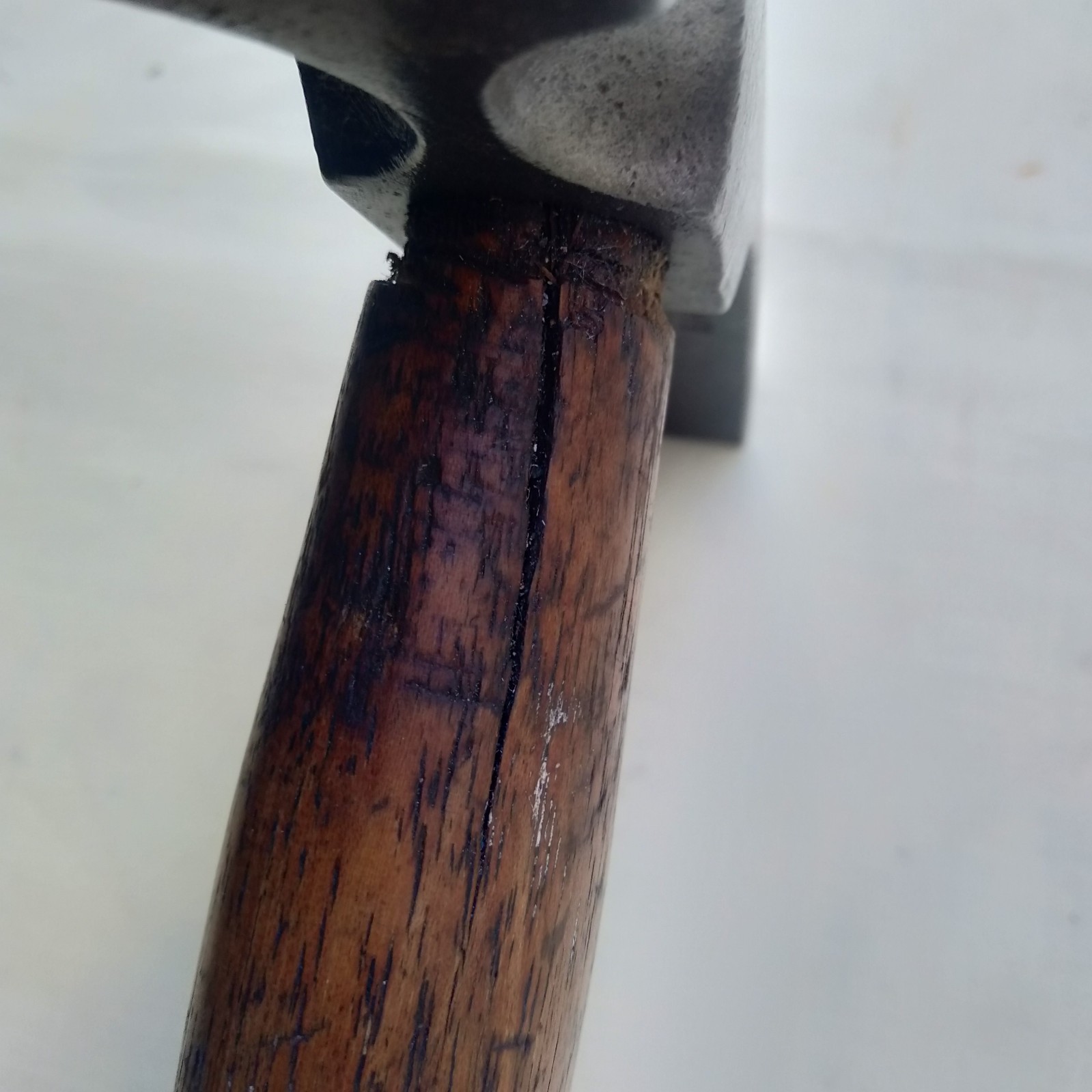 J . TYZACK SONS BUILDERS BRICK HAMMER HICKORY HANDLE OLD TOOLS ENGLAND 🔵