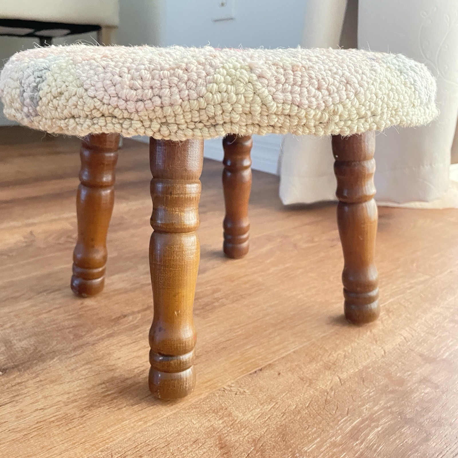 VTG Foot Stool Floral Hook Rug Caroet Round Wood Base 4 Turned Leg Cottage Core