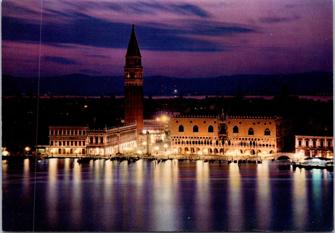 (174)  Italy - Venizia at night
