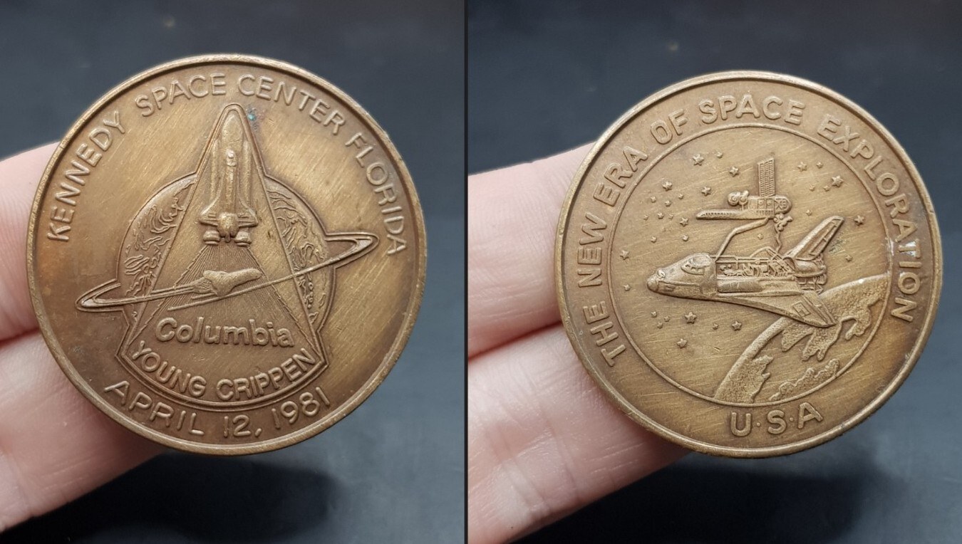 Kennedy Space Center Florida Columbia YOUNG CRIPPEN 12th April 1981 Coin.