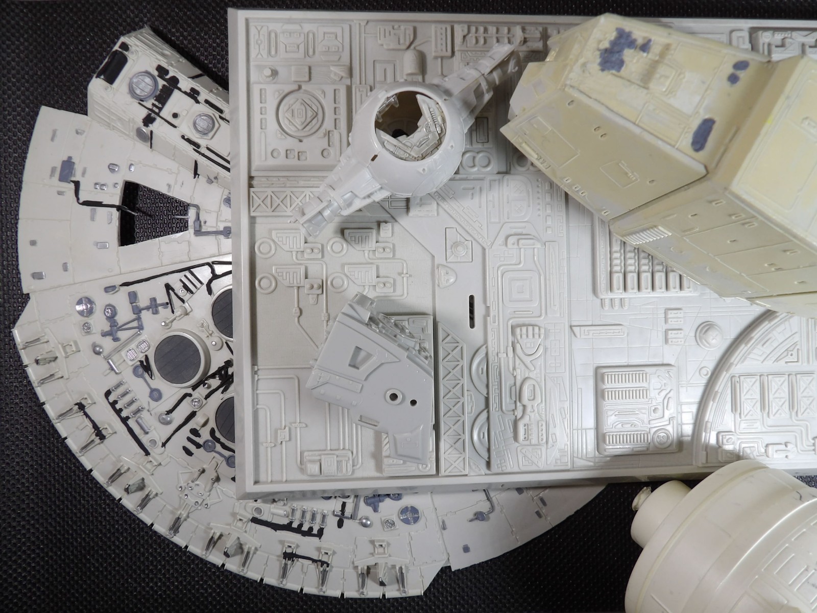 Model Kit Junkyard - STAR WARS Kitbashing Stash