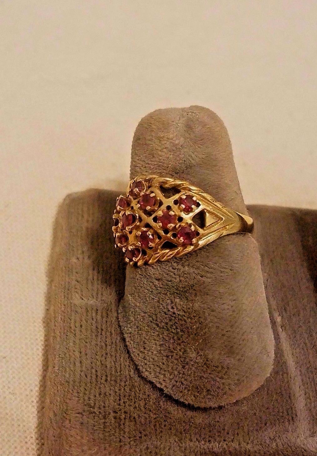 14K Yellow Gold 0.5 Ct Ruby Ring.Size 6.25
