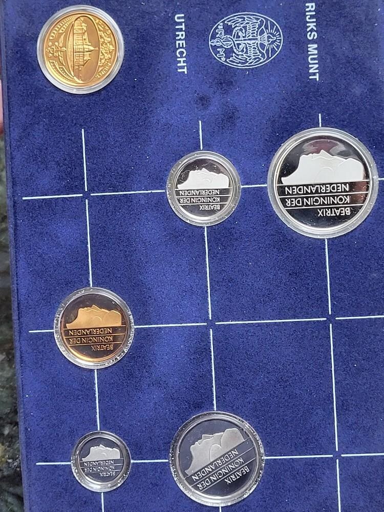 1982 Netherlands PROOF SET in original Government holder