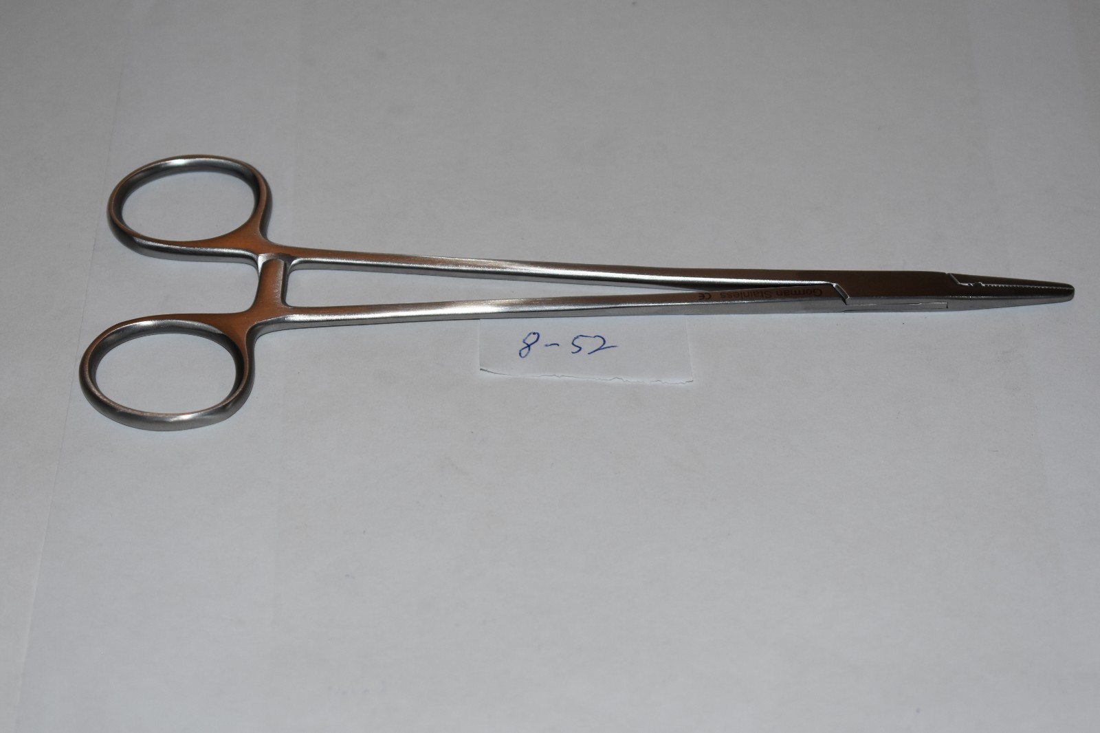 MDS2416020 KONIG  CRILE-WOOD NEEDLE HOLDER 8"