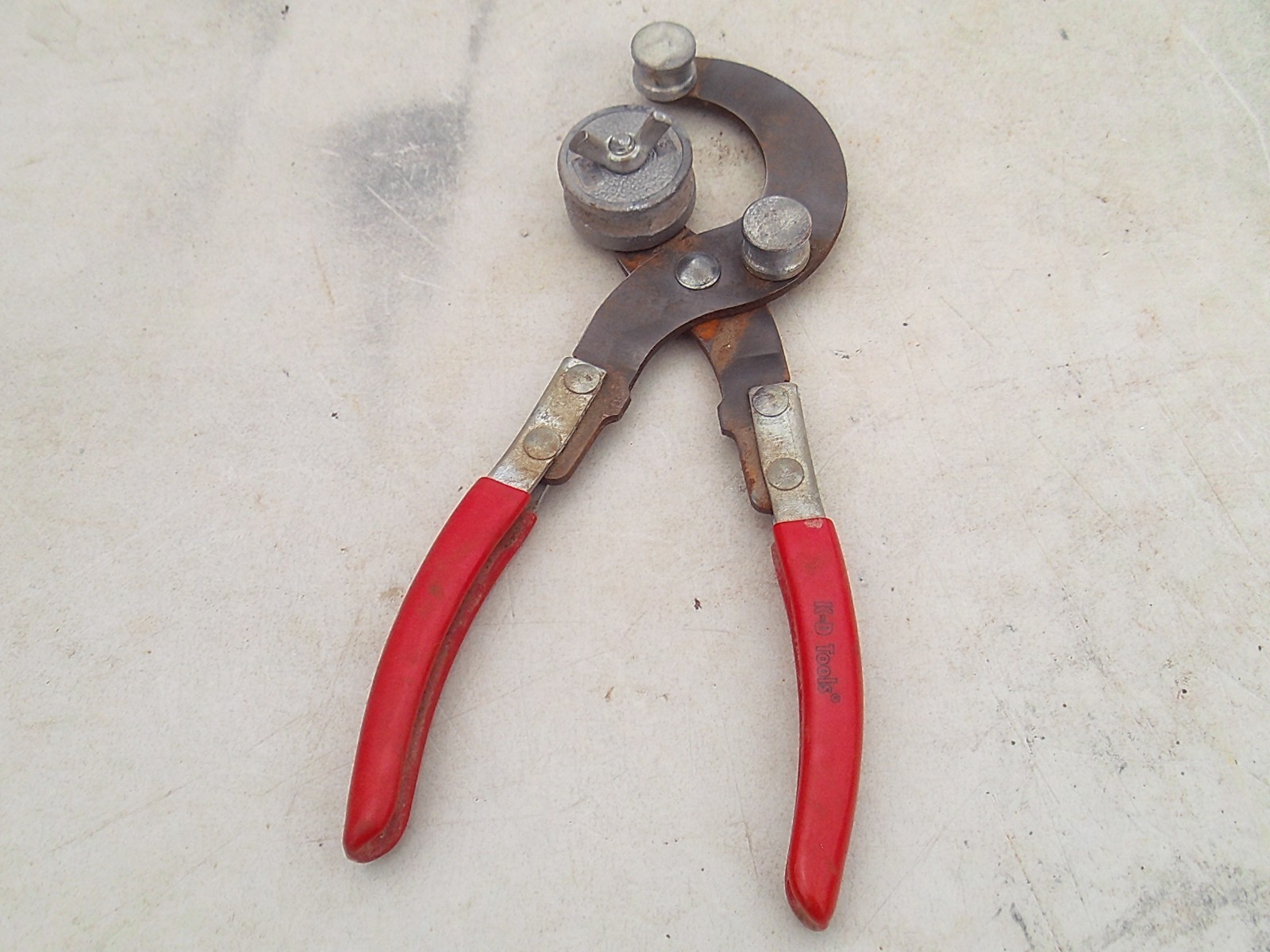 older KD TUBING BENDER tool