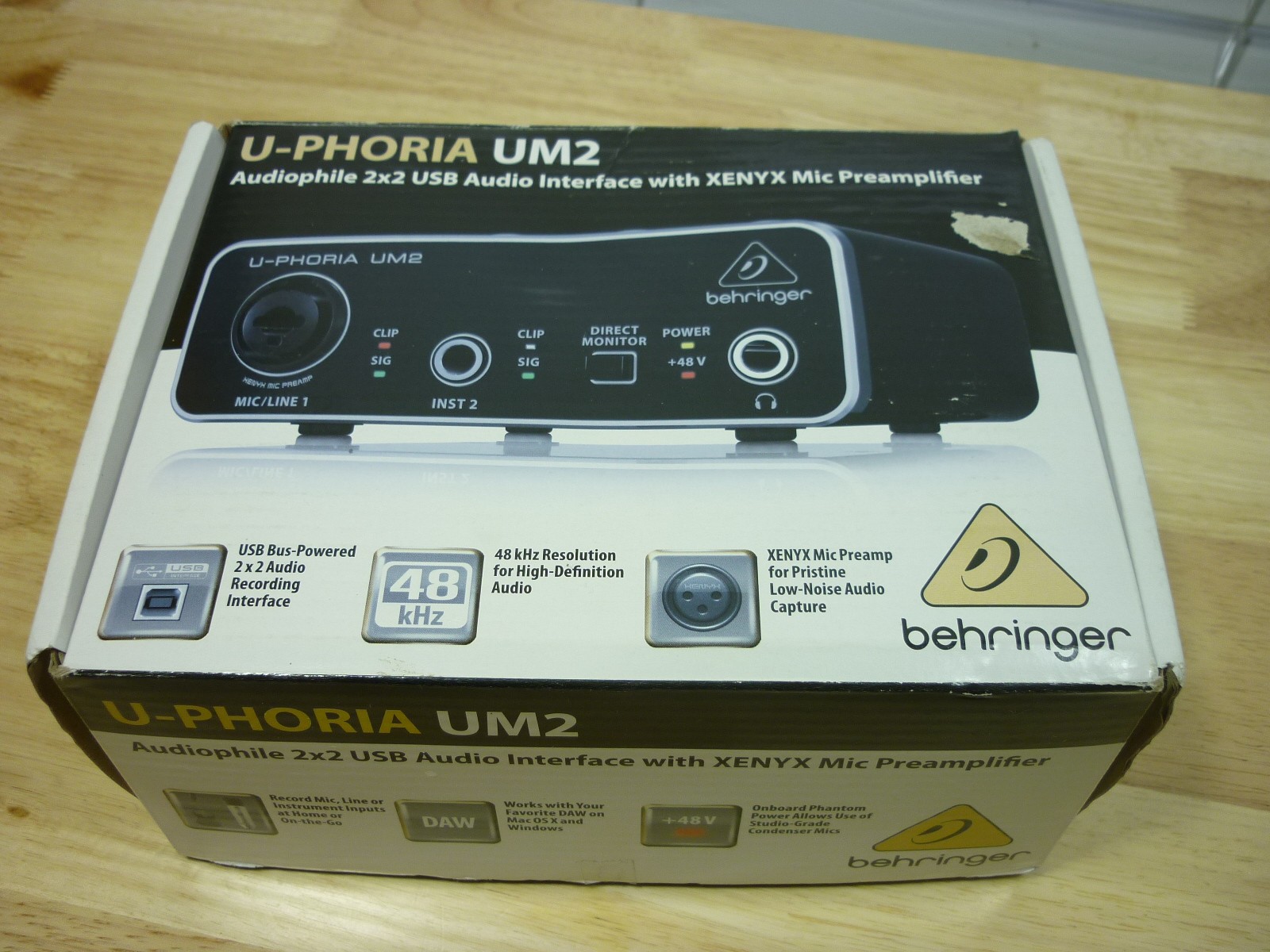 Behringer U-Phoria UM2 Audiophile 2x2 USB Interface 26G51