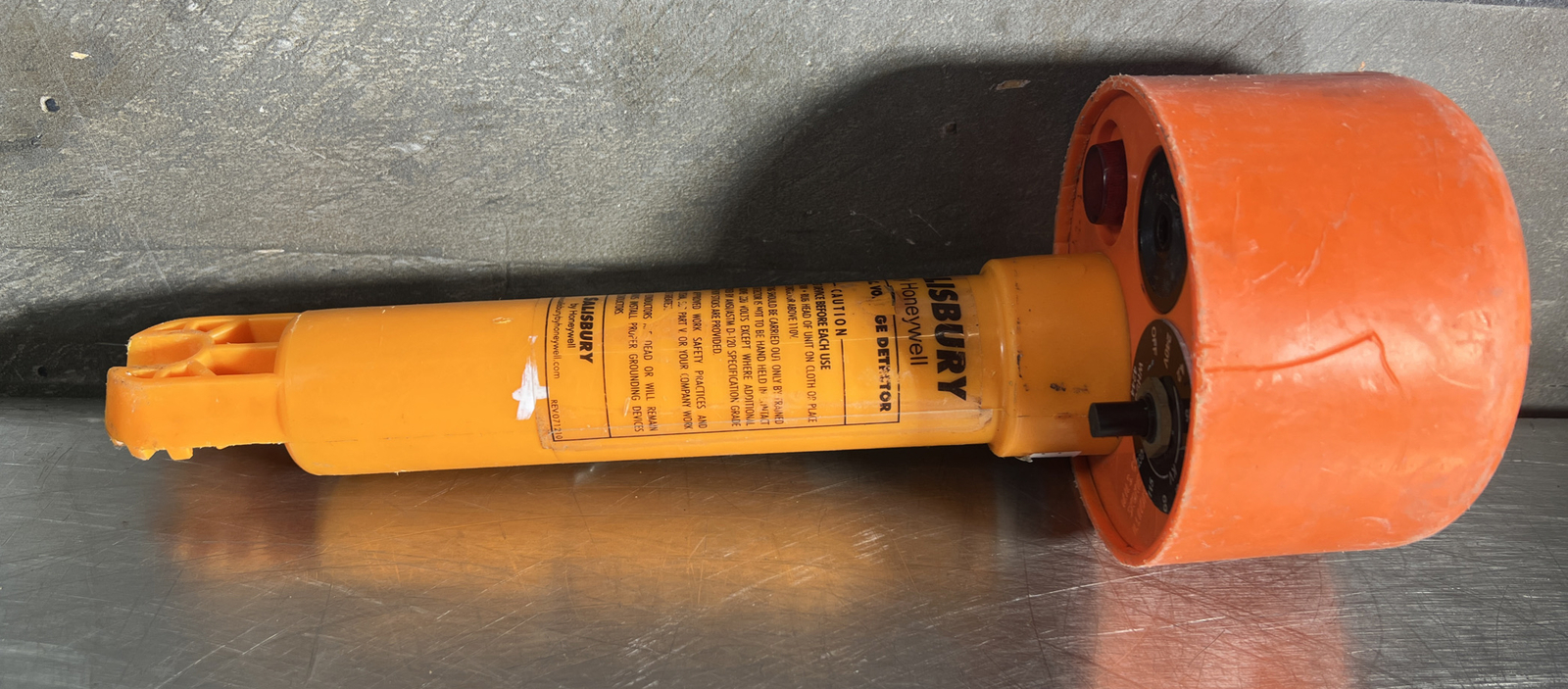 SALISBURY Model WHSCO 4244 Audio Visual AC VOLTAGE DETECTOR. Our #10