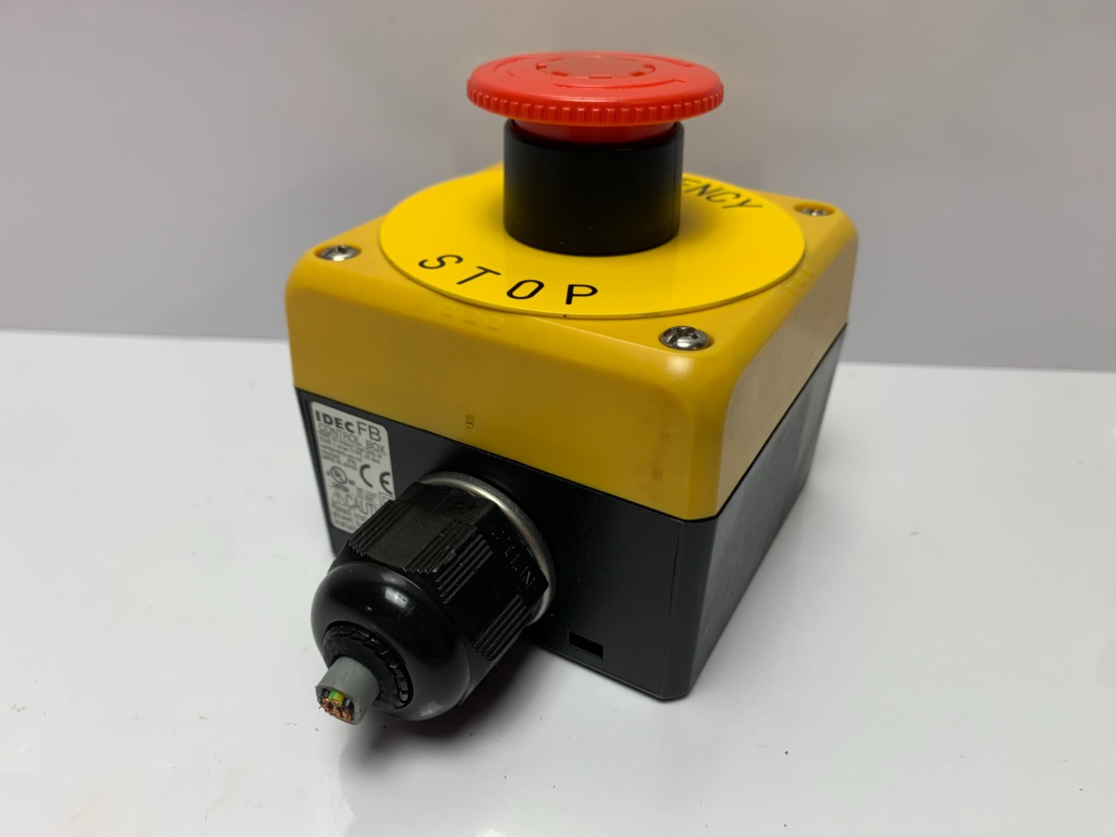 IDEC Emergency Stop Pushbutton FB Control Box Enclosure