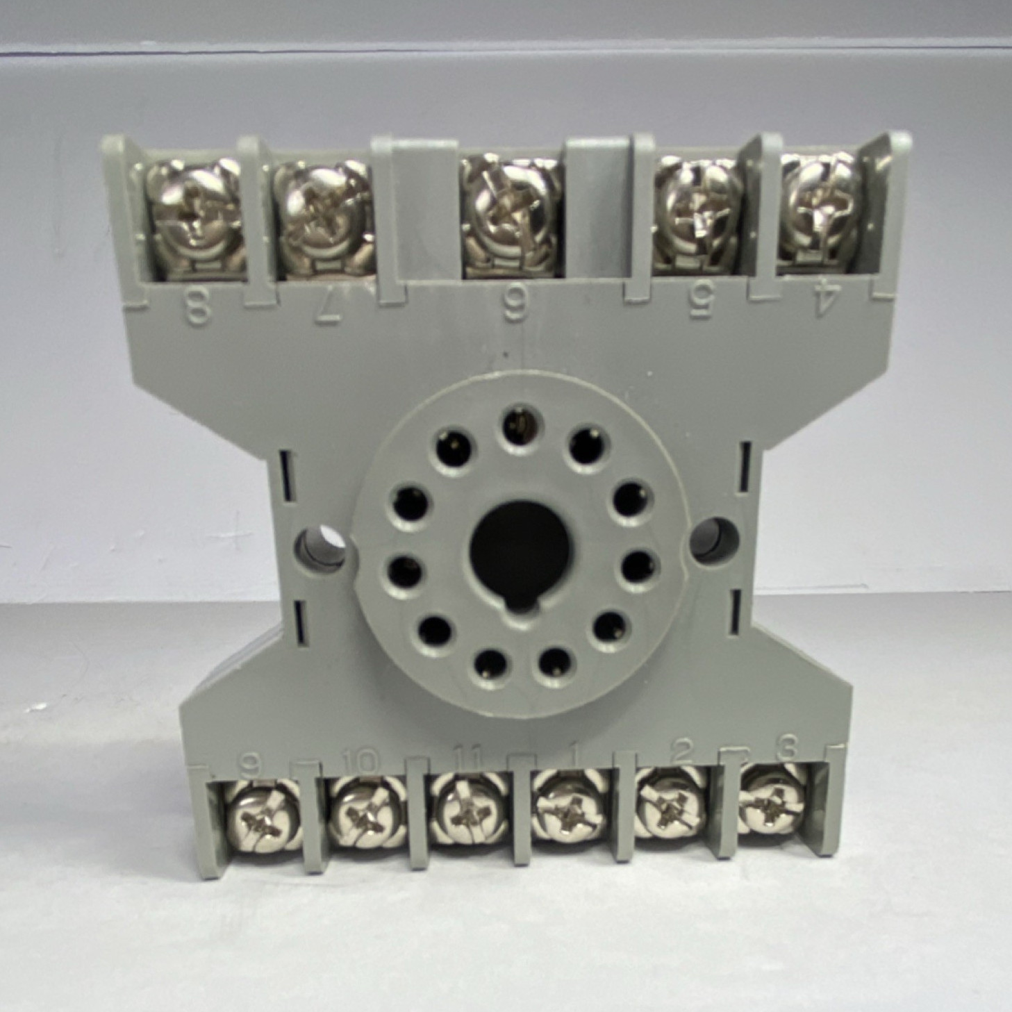 Westinghouse MRS3PSF Relay Socket 10A 300V DIN Rail Mount Gray - NOB