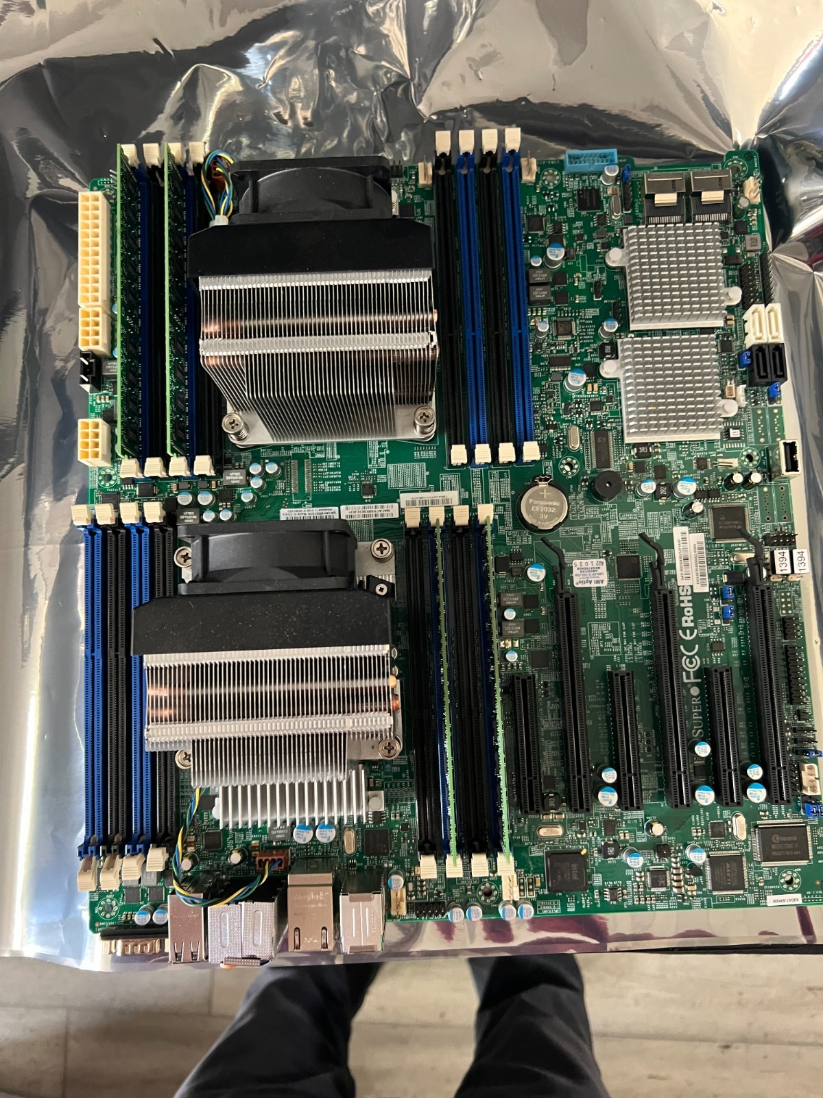 Supermicro MBD-X9DA7-SW005 WITH 32GB RAM AND DUAL XEON PROCESSOR E5-2620