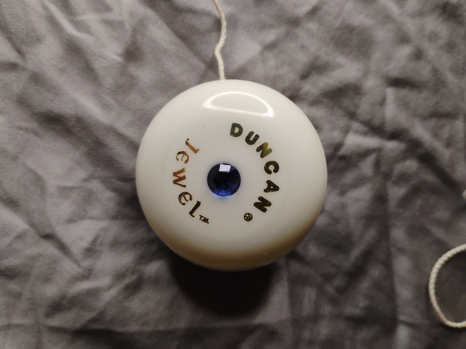 Vintage Duncan Jewel Yo-Yo. White With Blue And Pink Jewels