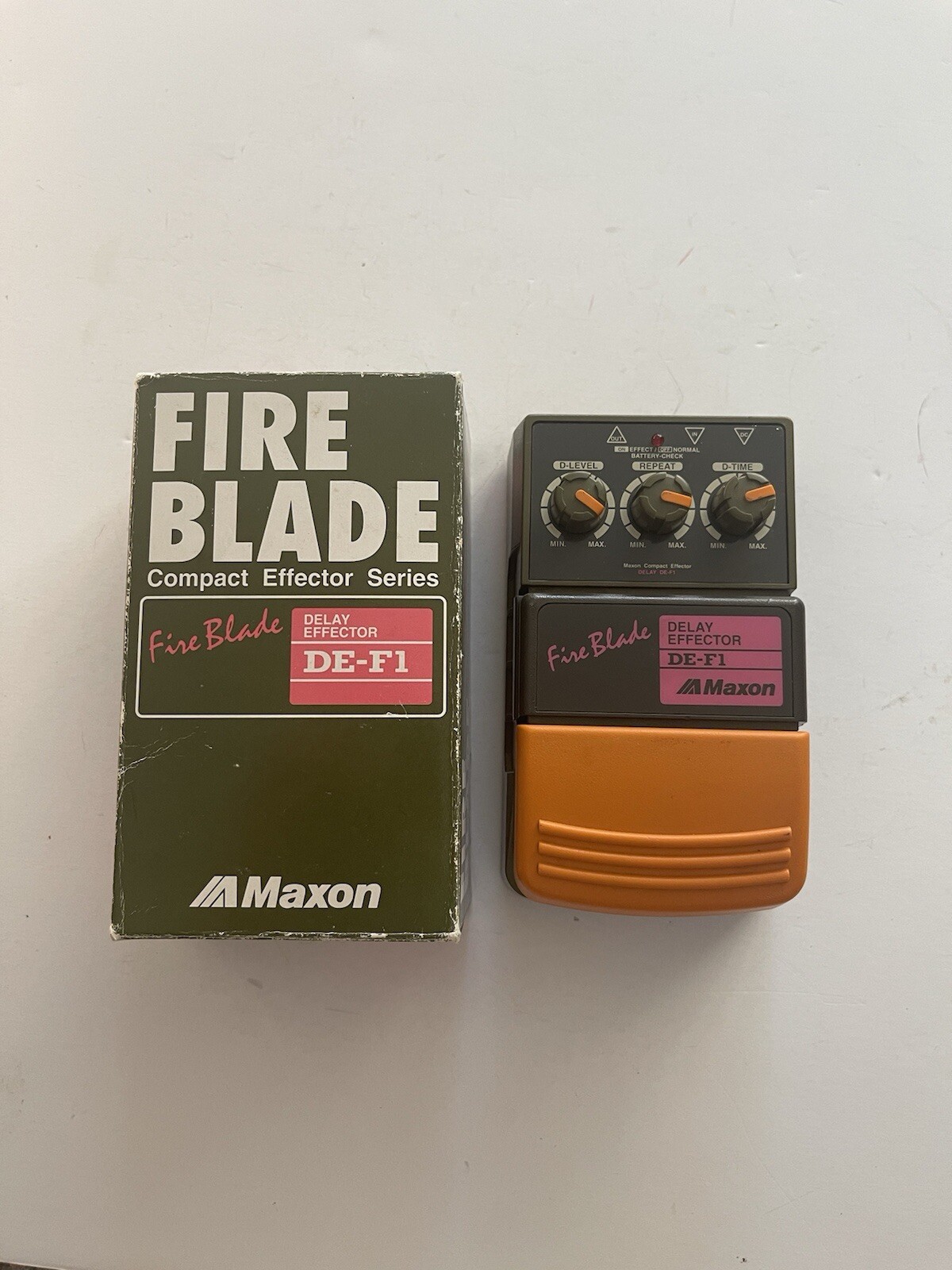 Maxon DE-F1 Fire Blade Digital Delay Rare Vintage Guitar Effect Pedal MIJ Japan