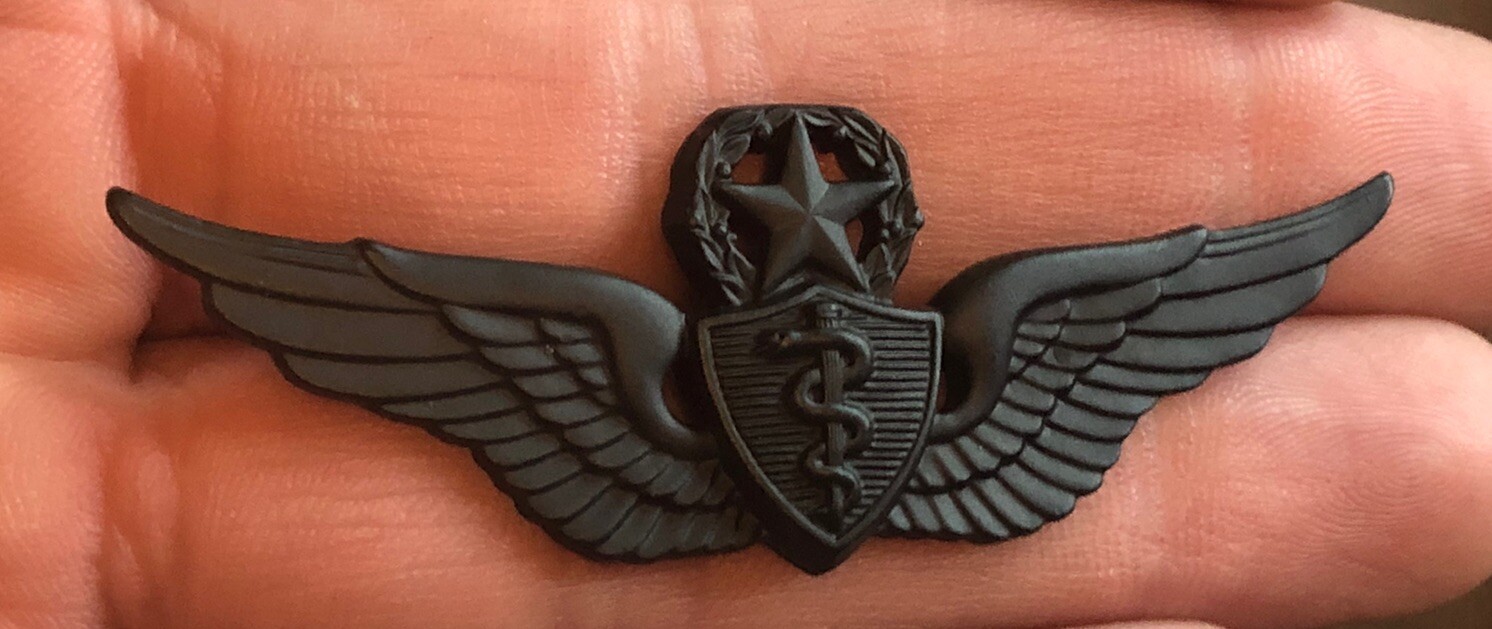Vietnam Era US Army Aviator Flight Surgeon Badge Military Wing Pin Wings Krew