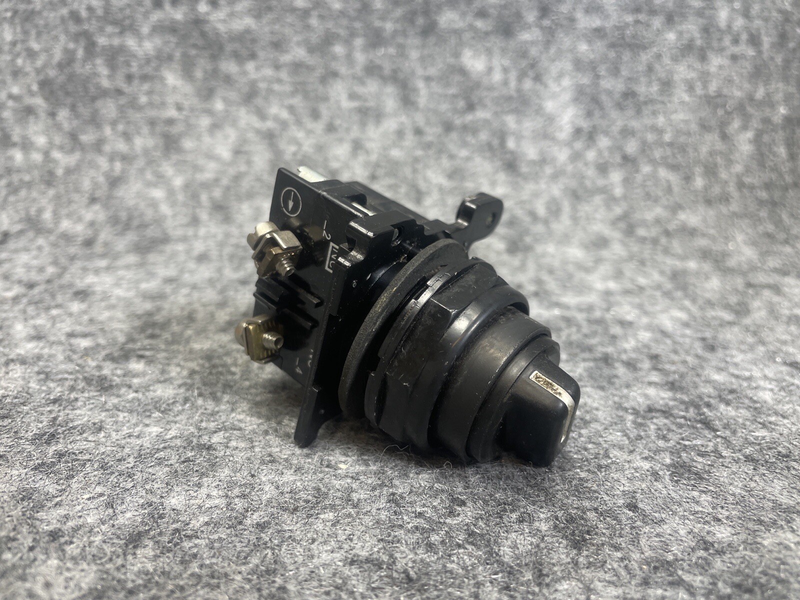 Cutler-Hammer 10250T/91000T 2-Position Selector Switch