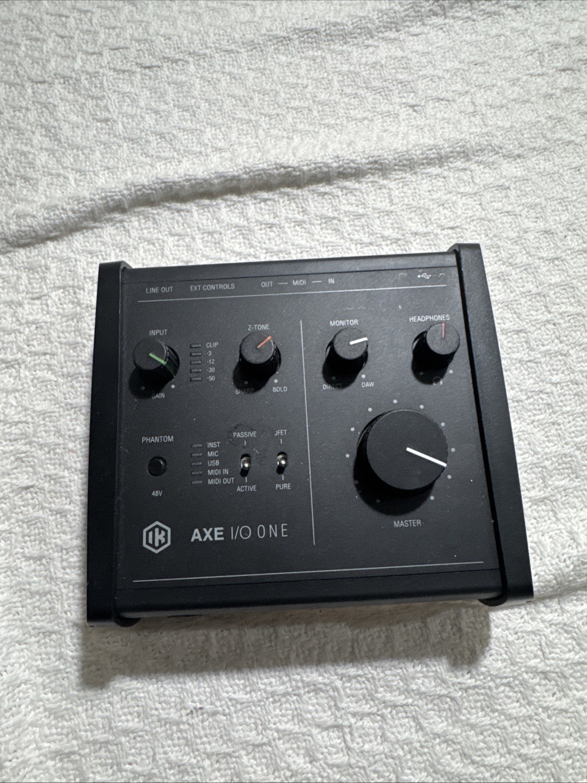 IK Multimedia AXE I/O ONE 1-Channel USB-C Audio Interface