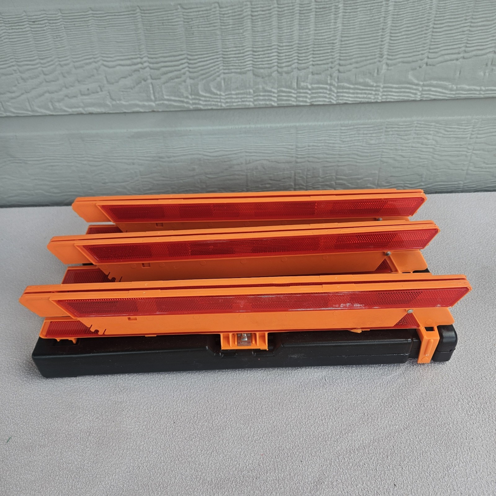 James King & Co Emergency Safety Warning Triangle Flare Kit Reflector Model 1005
