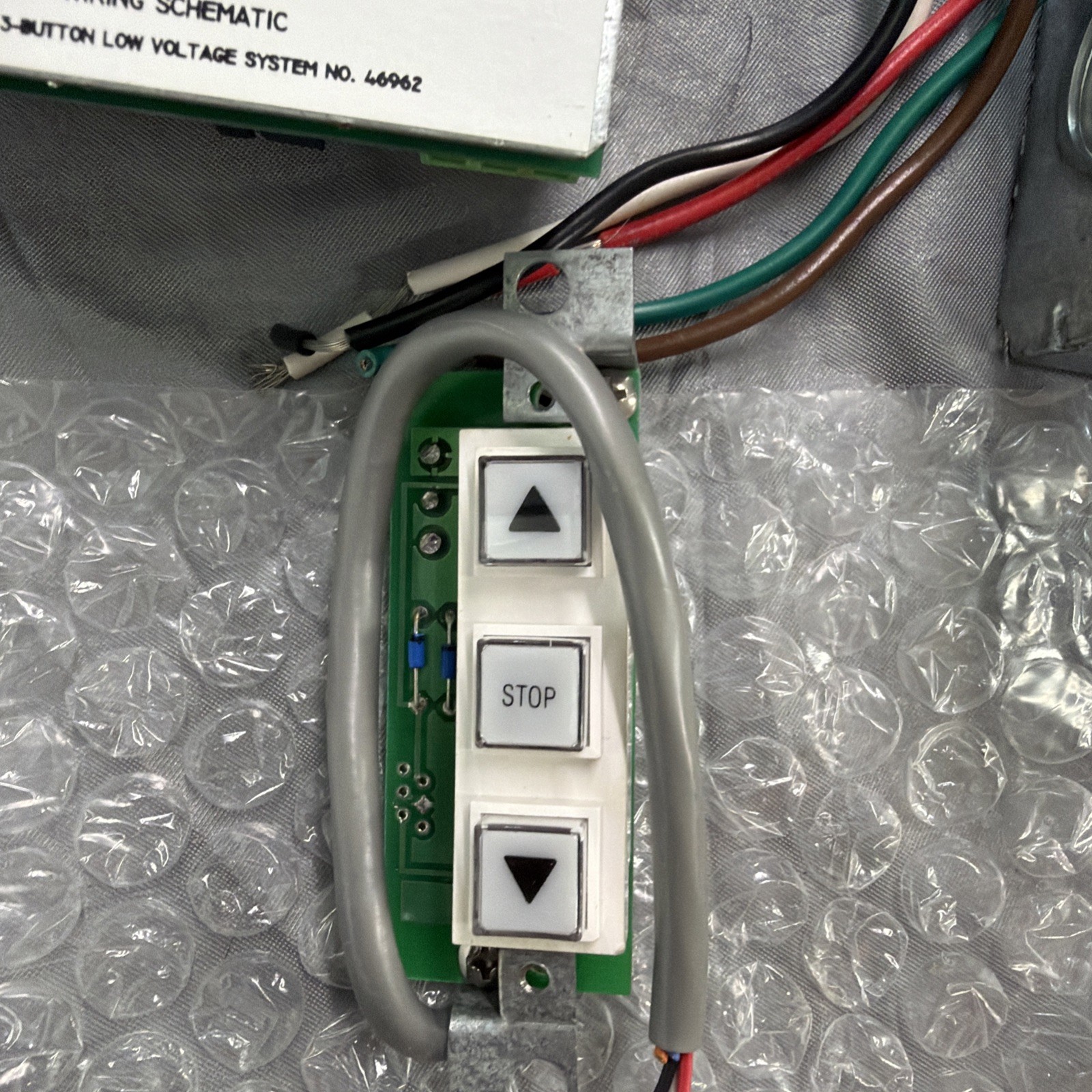 Da-Lite 46962 Extra Three Button Low Voltage Control Switch