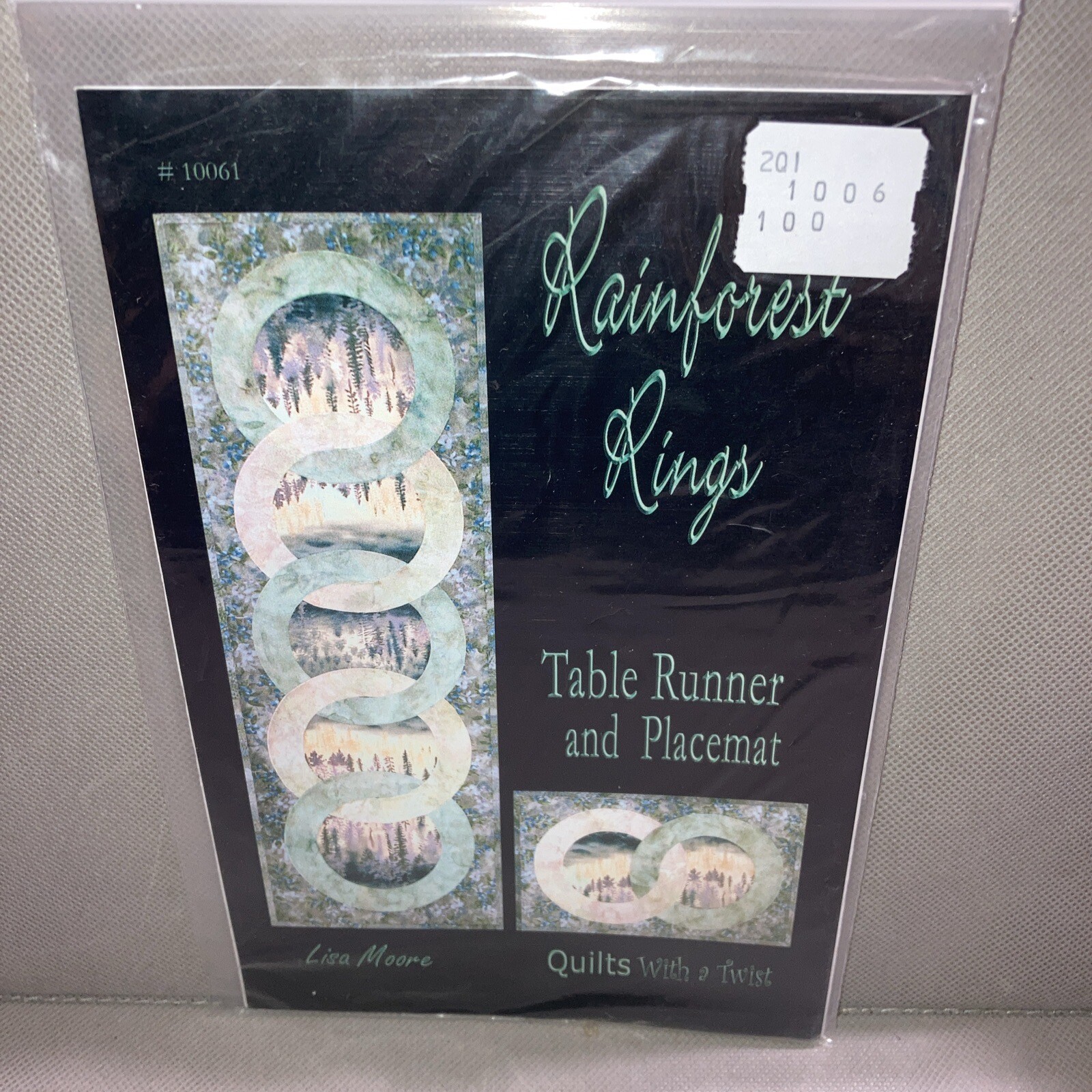 Lisa Moore Rainforest Rings Table Runner and Placemats Quilt Pattern