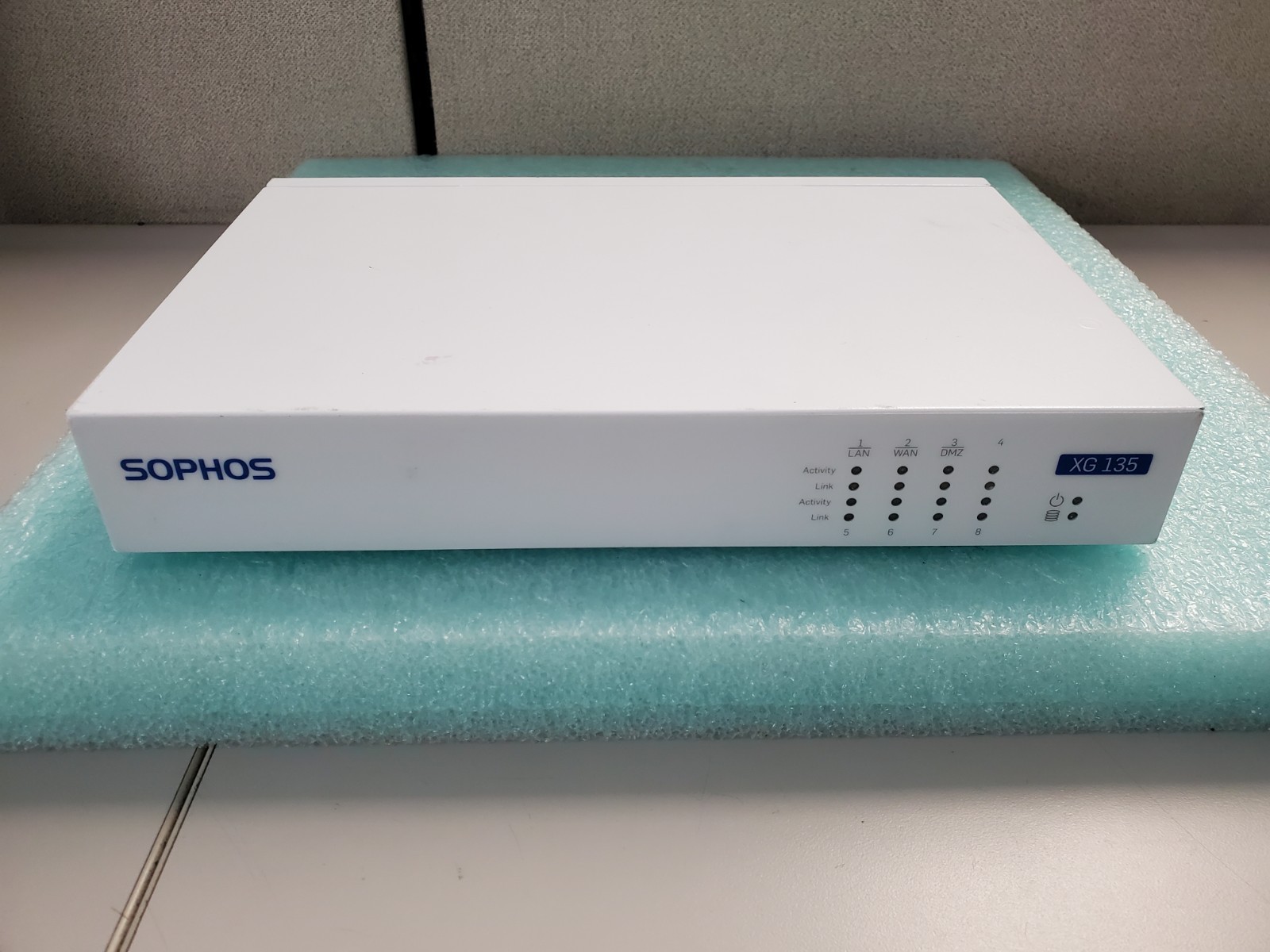 Sophos XG 135 Rev.2 Firewall Desktop Appliance | C727