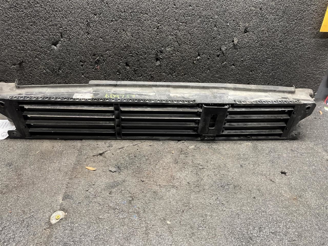 (LOCAL PICKUP ONLY) Air Shutter Fits 22-25 PATHFINDER 2131220