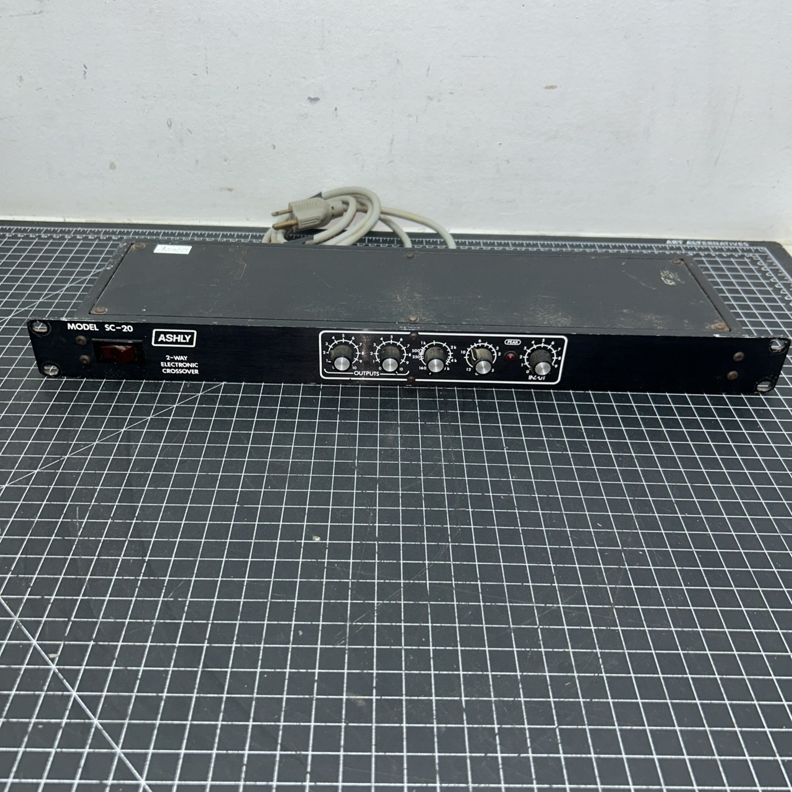 Ashly SC-20, 2-Way Electronic Crossover, Vintage Rack
