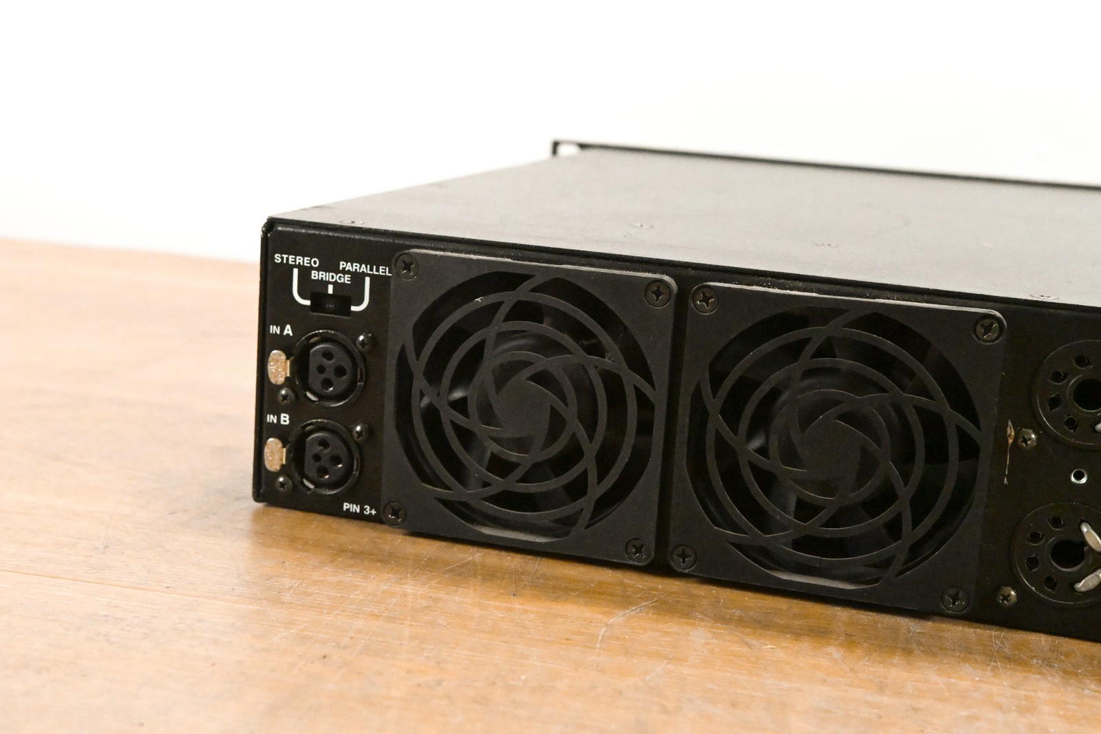 Crest Audio 7001 2-Channel Power Amplifier CG011TA