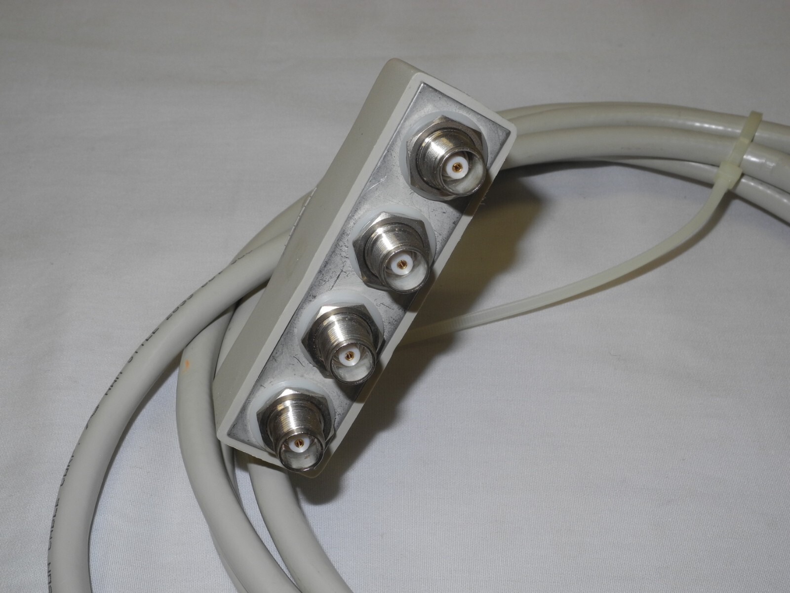 DEC DIGITAL 17-03427-02 HSJ40/HSJ50 2M 4 PORT CLUSTER INTERFACE CABLE ASSEMBLY
