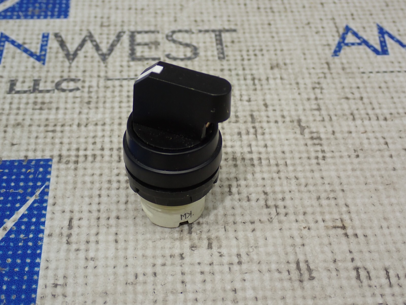 New Square D 9001 D3G2S Selector Switch 2 Position Maintain