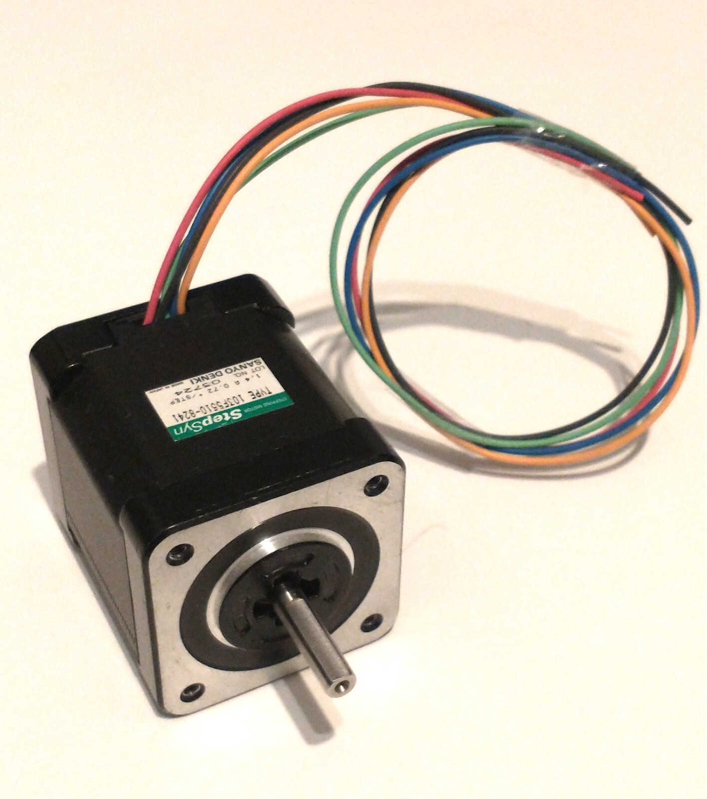 Sanyo Denki StepSyn 42 mm 5 phase 1.4 A Stepper Motor 103F5510-8241