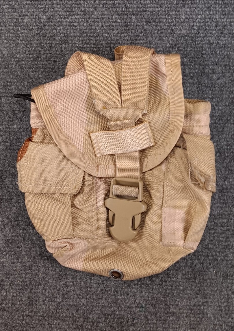 USGI Military 1 QT ARMY MOLLE DESERT CAMO Utility Canteen Pouch  few flaws pics