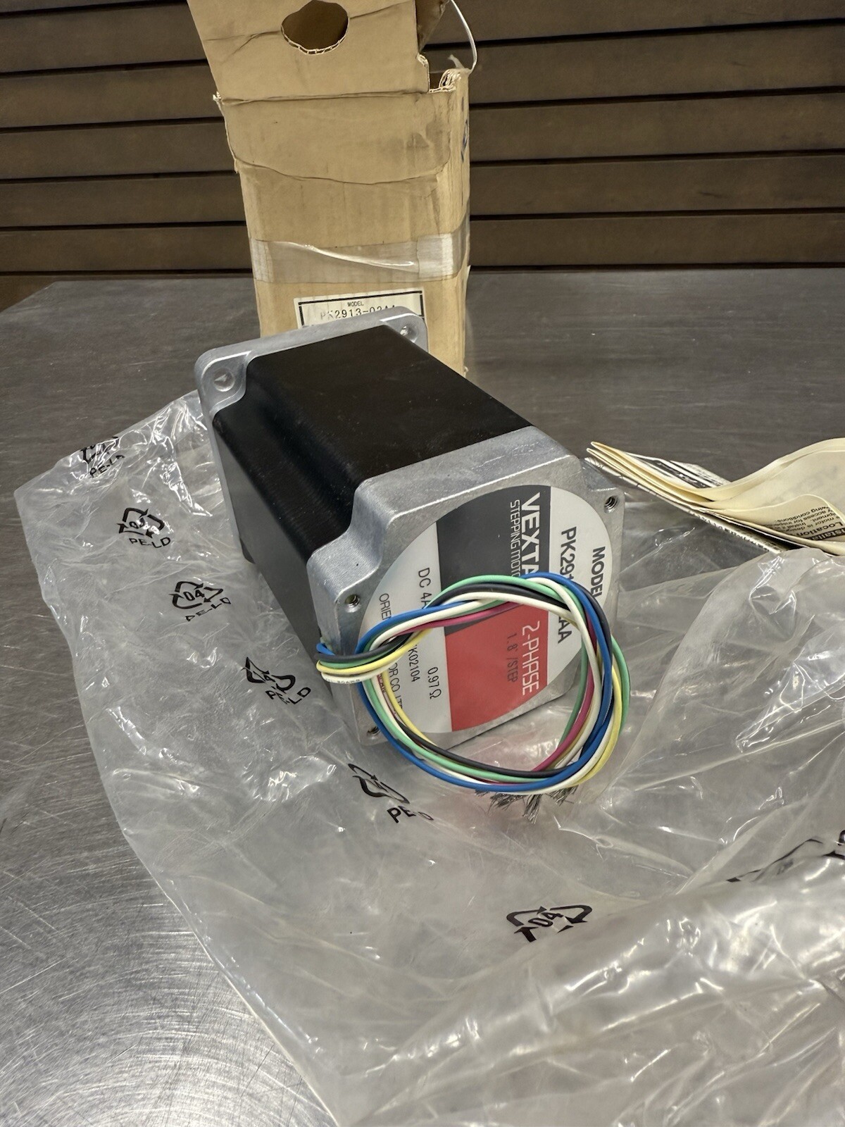 VEXTA PK2913-02AA Stepper Motor 2PH, 1.8° step, DC 4A - New